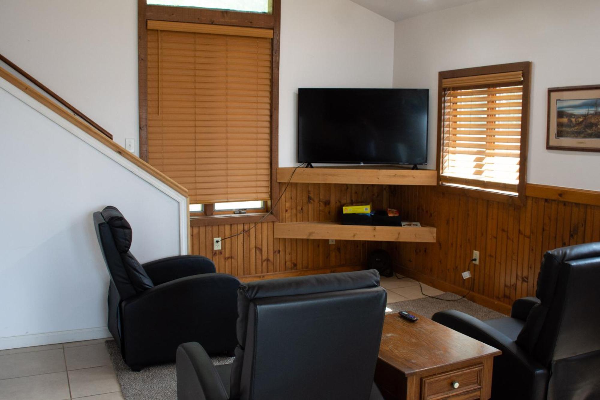 Cozy Home Lake Huron With Loft 2 Bedroom 1 Bathroom Au Gres Zimmer foto